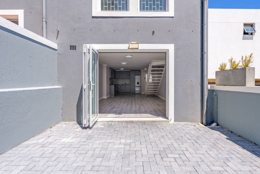 2 Bedroom Property for Sale in Sea Point Western Cape